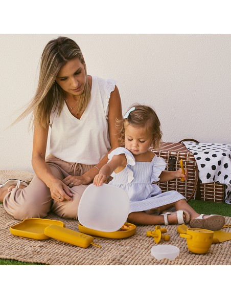 Set Portacubiertos+Cuchara+Sujeta Baberos  de Silicona Ocre Tierra