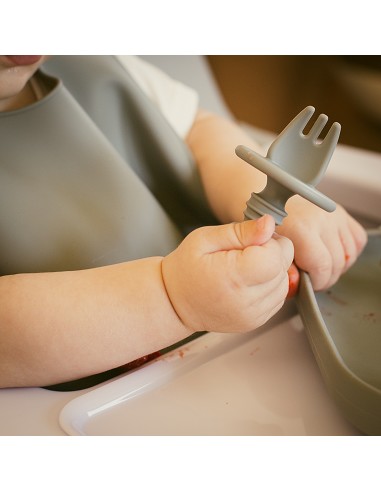 Set Cubiertos Aprendizaje  de Silicona Gris...